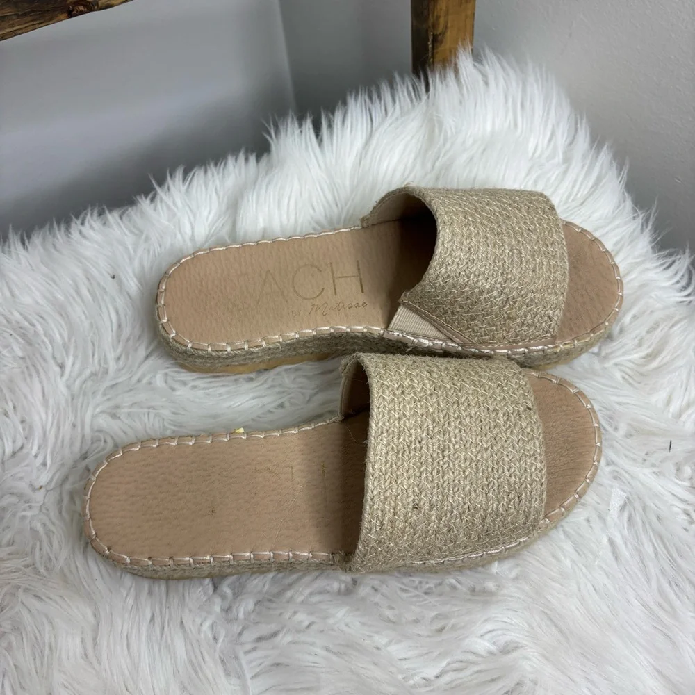 Beach by Matisse Beige Espadrille Slide Sandals Size 11